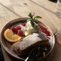 Vegan Applestrudel 😍  at Zum Albrecht Dürer Haus in Nuremberg