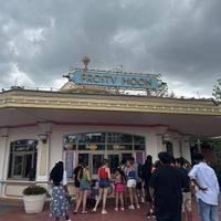 frosty moon!  at Universal Studios - Frosty Moon in Orlando