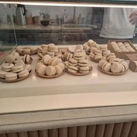 Large choix de macarons 🤤 at Giardino Paris｜Pâtisserie & Café in Paris
