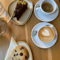 Chocolate Cake & Chocolate Chip Cookie  at Koffie ende Koeck in Amsterdam