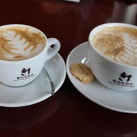 cappuccino and latte at Koffie ende Koeck in Amsterdam