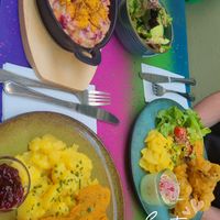 Schnitzel, gewachsene Austernpilze und Spätzle at Rübenrot in Augsburg