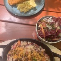 Käsespätzle und Schnitzel   at Rübenrot in Augsburg