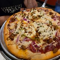 Vegan Tripple Crossing (Hawaiian) pizza 🍍🍍 at Bottoms Up Pizza in Richmond