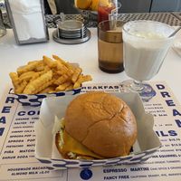 Cheeseburger   at DREAMBOAT in San Diego