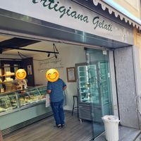 Outside shop at Artigiana Gelati in Seregno