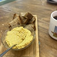 Hummus con pane  at MICA in Milan