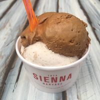  at Heladería Sienna Narváez  in Madrid