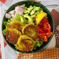 Falavel bowl at Parla Gurme Patisserie in Samsun