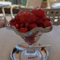 Coppa fragoline e sorbetto di fragole at Bar Delle Fragole in Nemi