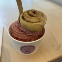 Erdbeer Eis 4,90€  at zimtwirbel  in Linz