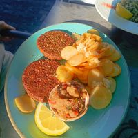 Vegan chips and meat balls at Theo's Brückenhäusle in Margetshoechheim