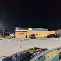 Outside at Trill Burgers  in Spring