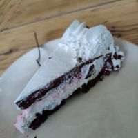 Vegan blackberry cake at Oliv in Cologne