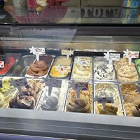 Counter - vegan options are labelled at Ca la Lola in Peratallada