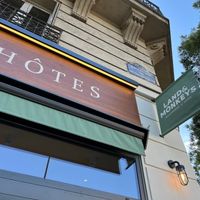 Fachada da loja próximo ao cemitério Père Lachaise at Land & Monkeys - Père Lachaise   in Paris