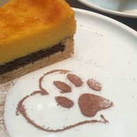 Mohn-Cheesecake, superlecker! at Katzentempel Berlin Mitte in Berlin