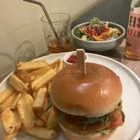 Crispy chicken burger   at Katzentempel Berlin Mitte in Berlin