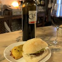 Mini burger y empanada de pisto  at El Rastrel Etic Cafe in Salamanca