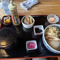 Presentation of the hot udon set meal  at Senkichi in Miyoshi