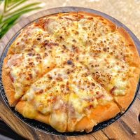 Hawaiian pizza at YUANQI VEGGIE - 元氣素食 in Kuching