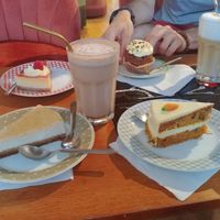 Lemon cheesecake and iced chocolate almond latte at What The Cake in Strasbourg