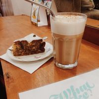 New vegan banana cake and chaï latte with soy milk  at What The Cake in Strasbourg