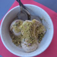Don't miss the vegan pistachio ice cream ❗ at El Pirata in La Linea De La Concepcion
