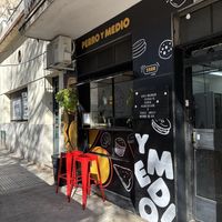 Fachada del local   at Perro y Medio - Bake & Food in Buenos Aires