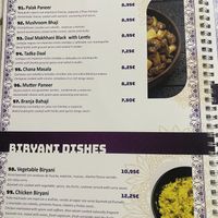 Platos vegetales  at Kathmandu House in Elche