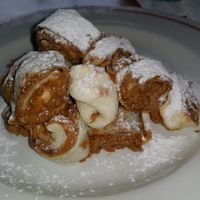 Vegan 'rozalach' cakes filled with lotus cream at Cafe Landwer - Ibn Gavirol in Tel Aviv