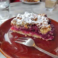 Apple berry crumble at Filter Koffie - En Lunchbar in Mol