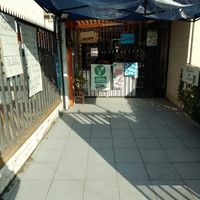 Variedad de productos veganos para comprar at El Portón Negro in Penaflor