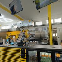 Sehr guter veganer Burger und selbstgemachte Pommes at Four Fellows‘ in Berlin