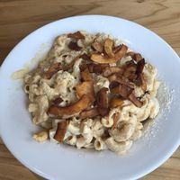 Amazing mac and cheese! Did not expect the coconut flake bacon to be so good at Seedz Cafe in St Louis