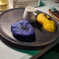 Mango sticky rice at Moonhut Beach Restaurant in Koh Samui