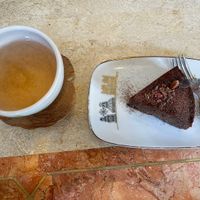 Green tea & choccy cake at Kitten Company in Kyoto