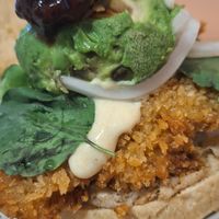 ¡Crujiente, enorme, y deliciosa! ❤️😋
Miren todo ese aguacate 🥑, y con su chipotle que no puede faltar 👌🏻💯 at Na Tlali - Reforma in Mexico City