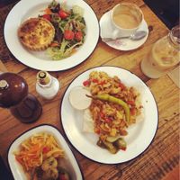 vegan shawarma and vegetarian quiche  at EZ and Moss in North London