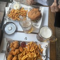 Cauliflower fry (bottom) and vegan burger (top) accompanied by Carlsbergs  at Kulüp Mujgan in Ankara