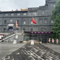 Entrance is at the right side of the temple  at Ciyun Temple Shanzhaisu Restaurant in Chongqing