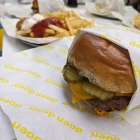  at doen doen burger in Stuttgart