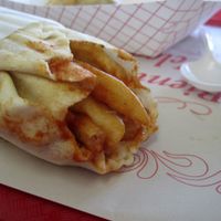 Pita patate!
Pita, French fries, garlic sauce, ketchup, coleslaw.
Paradise in your mouth. at 57 Cals in Laval