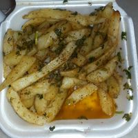 J'avais hâte d'essayer ce resto Vegan/végétarien, mais quelle déception. Les falafels sont ultra huileux et les frites aussi. Très bon accueil du personnel, concept très bon, mais vraiment place à amélioration trop huileux.  at 57 Cals in Laval