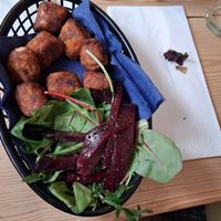 Wilted salad at The Half Moon in Shaftesbury