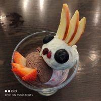 Apple blueberry pomegranate and strawberry at 222 Vegan Cuisine in West London