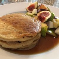 Vegan pancakes with maple syrup and fresh fruit  at Zimt und Zucker by Kata in Stuttgart