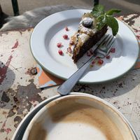 Carrot cake and coffee  at Wirr am Brunnenmarkt in Wien