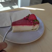 Strawberrycheesecake at Manos Vegan Cake in Hamburg