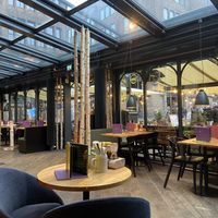 Inside  at Hans Im Gluck - Rembrandtplein in Amsterdam